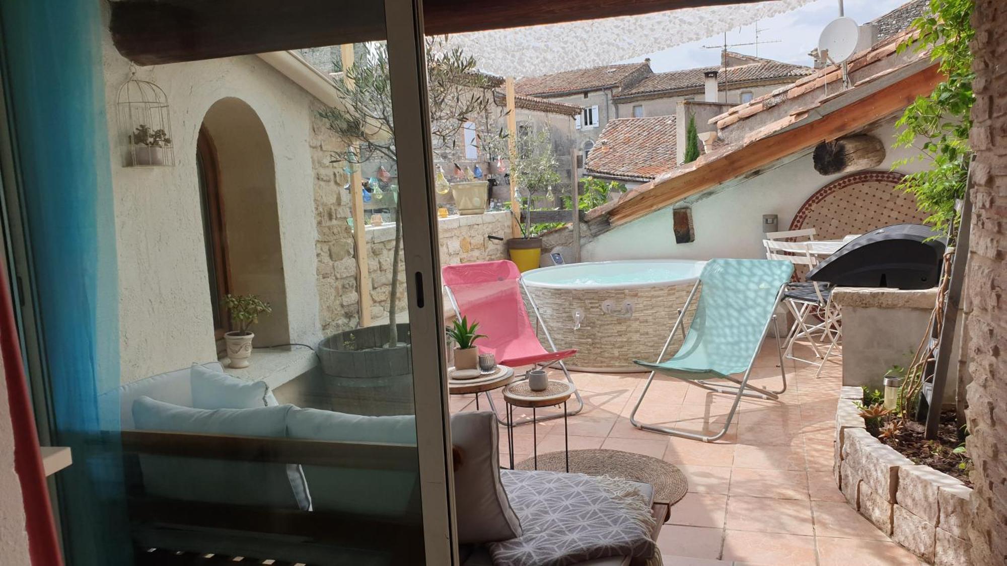 Maison Avec Jacuzzi Et Terrasse Sur Les Toits Brignon Exterior photo